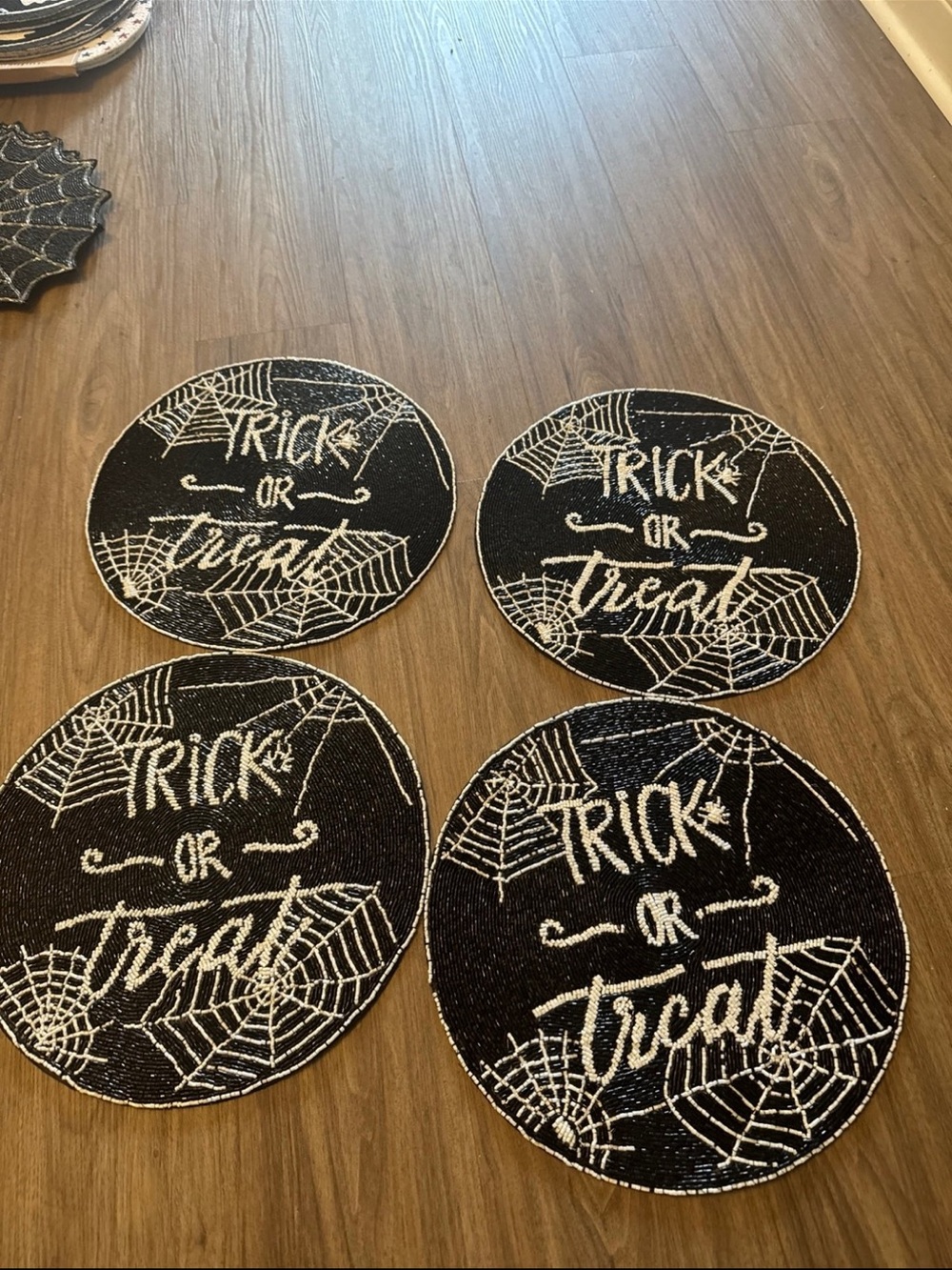 Spooky 'Trick or Treat' Black Round placemats set of 4 new